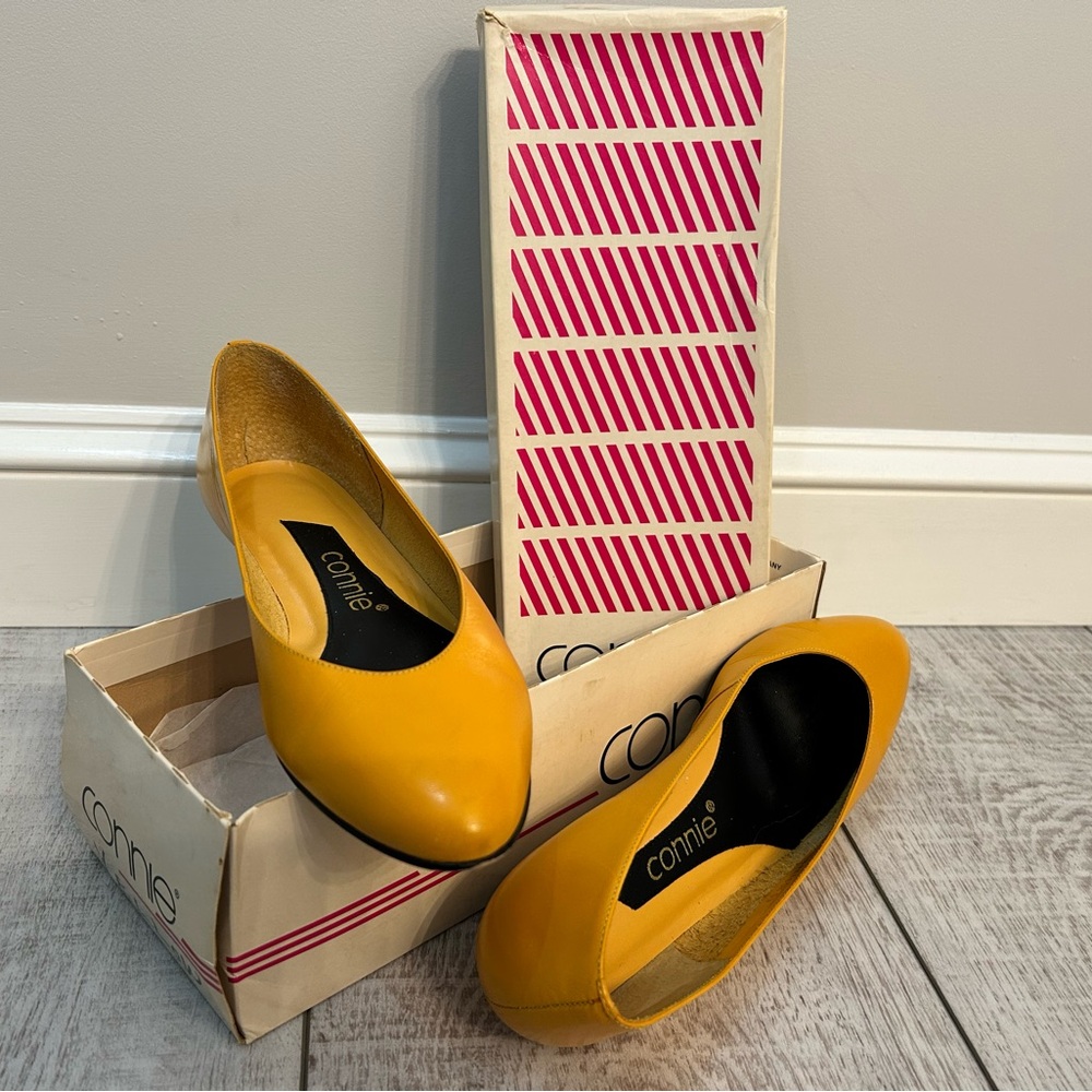 Vintage Connie Women's Bright Yellow Flats